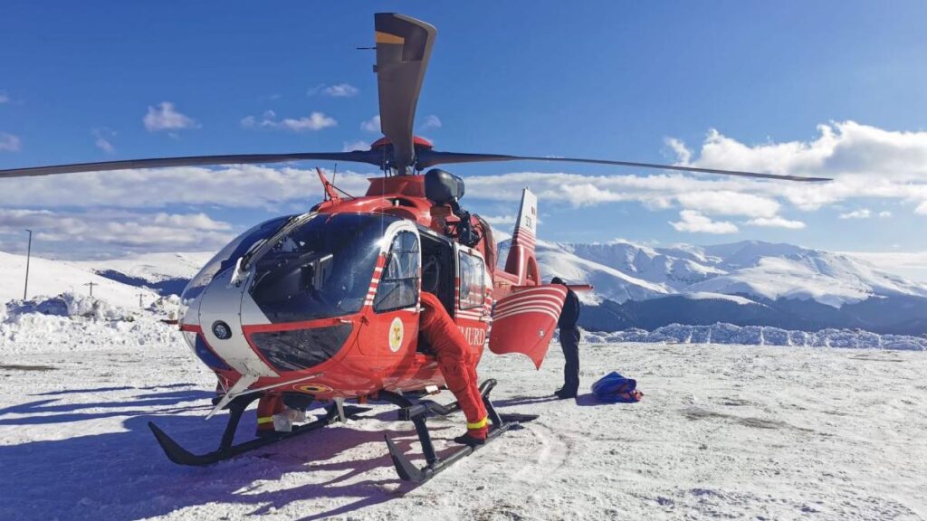 Turist american rătăcit, recuperat cu elicopterul din Munţii Făgăraş