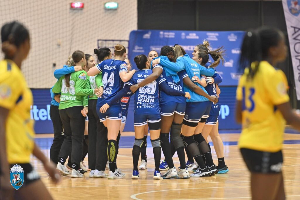 Handbal (f) / SCMU Craiova – Baia Mare, super-derbi în Vinerea Mare