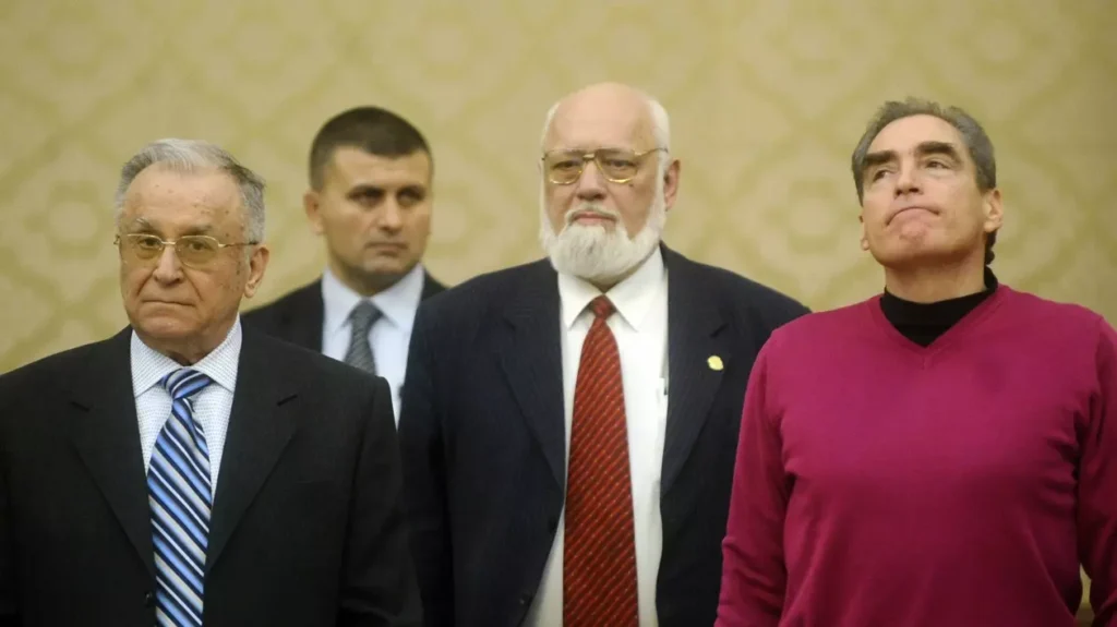 Ion Iliescu și Petre Roman, trimiși în judecată în dosarul Mineriadei