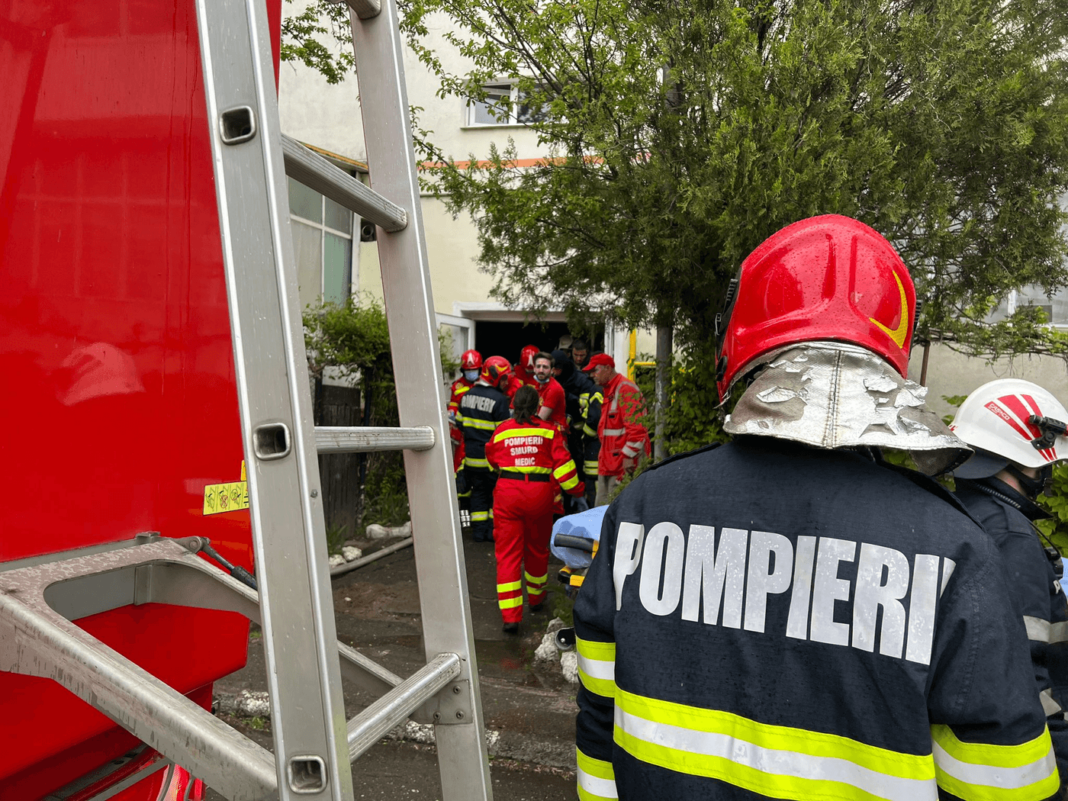 Incendiu produs la un apartament, în municipiul Râmnicu Vâlcea