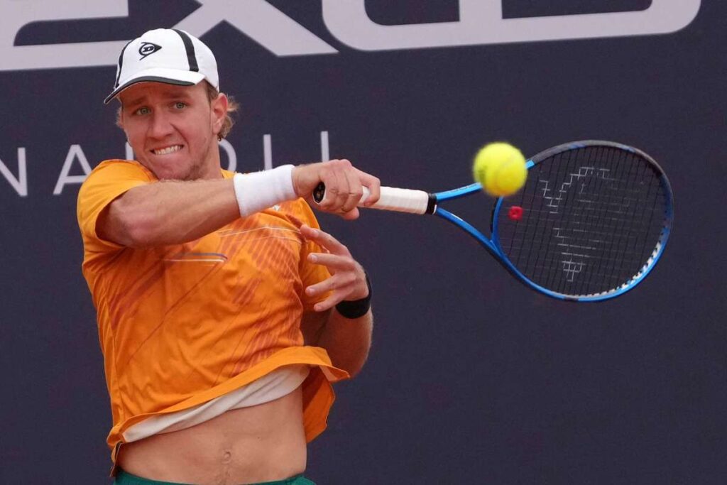 Filip Jianu a cedat în trei seturi în fața lui Damir Dzumhur, la Țiriac Open