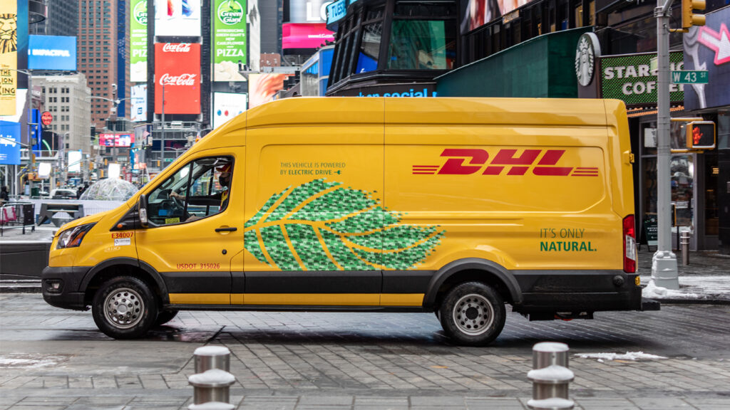 DHL nu mai livrează în SUA colete internaţionale cu valoare mai mare de 800 de dolari