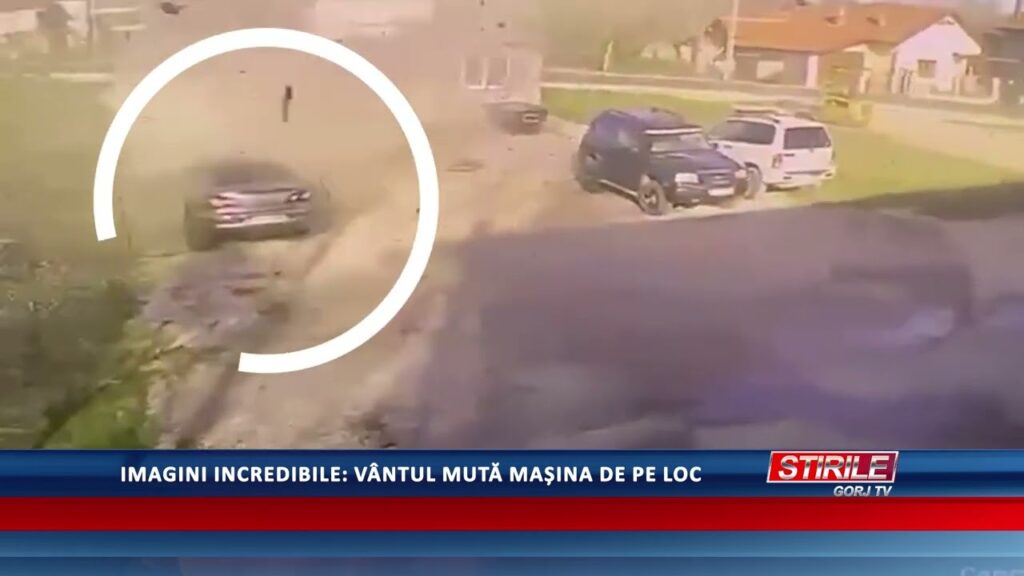 (VIDEO) Gorj: Maşină mutată din loc de vânt