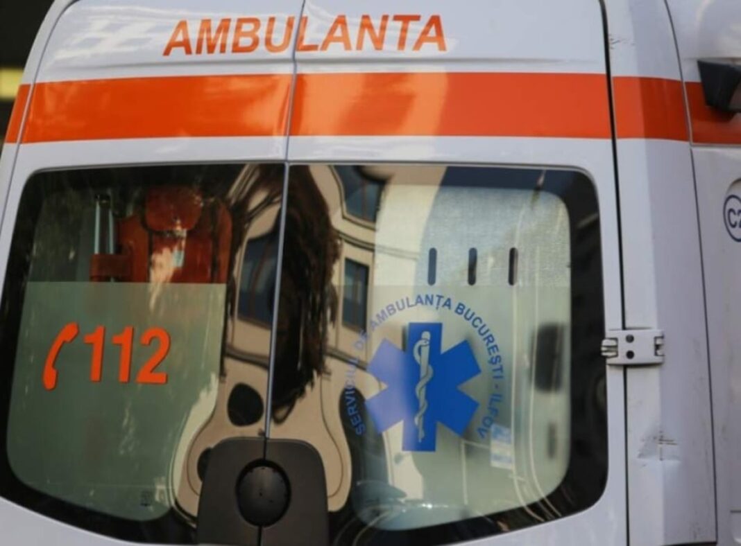 Căruţă în care se aflau opt copii, lovită de un camion
