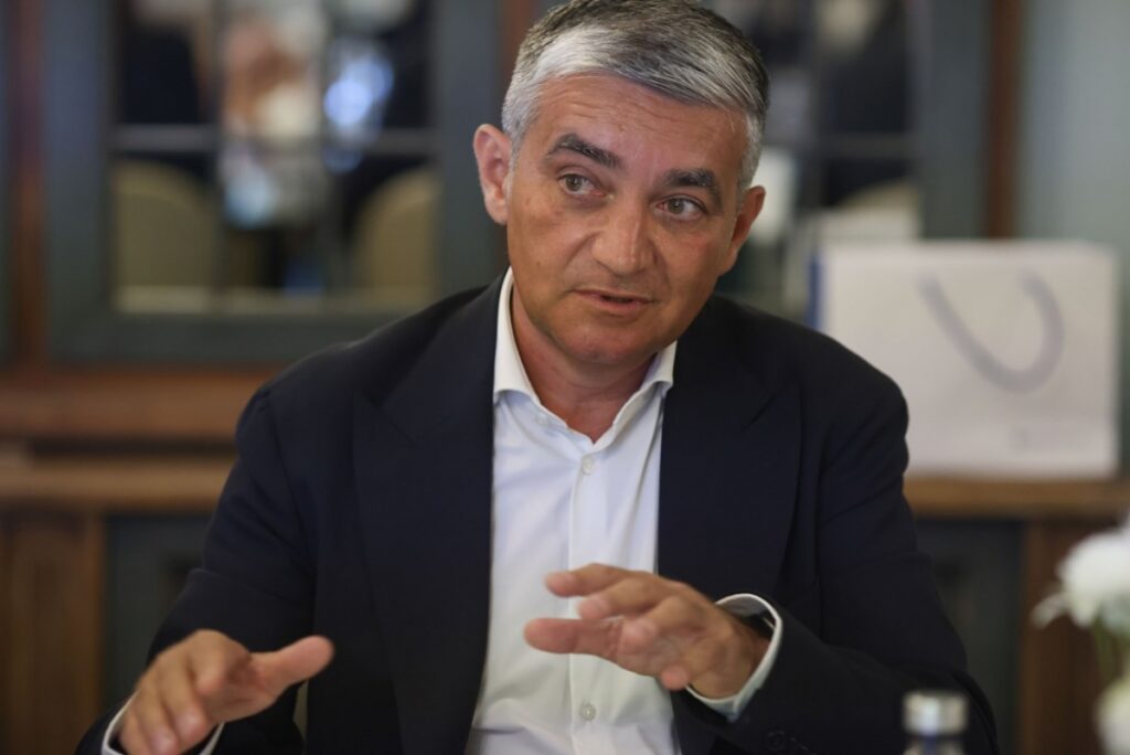 Vlad Oprea, primarul din Sinaia, contestă măsura controlului judiciar