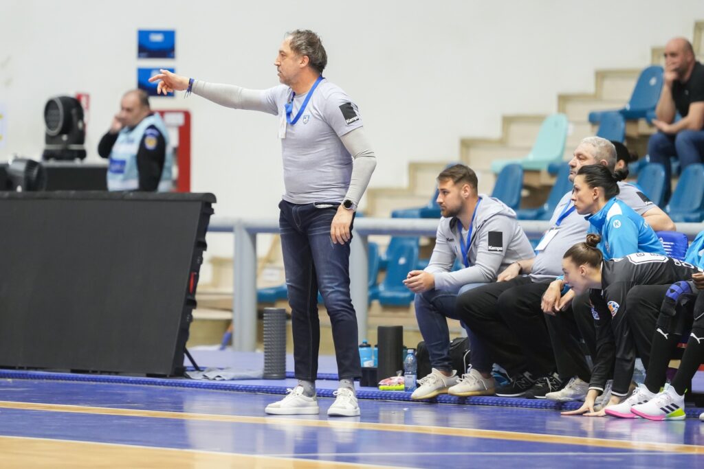 Handbal (f) / Ovidiu Mihăilă: „E o victorie mare, am pornit cu şansa a doua!“
