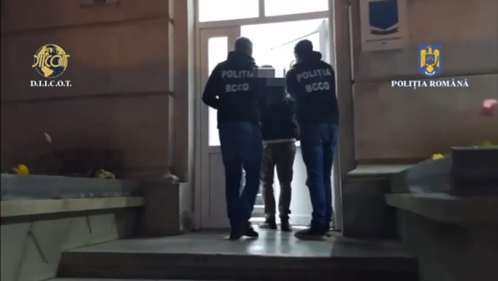 Sechestru pe zeci de conturi şi zeci de imobile într-un dosar de cămătărie