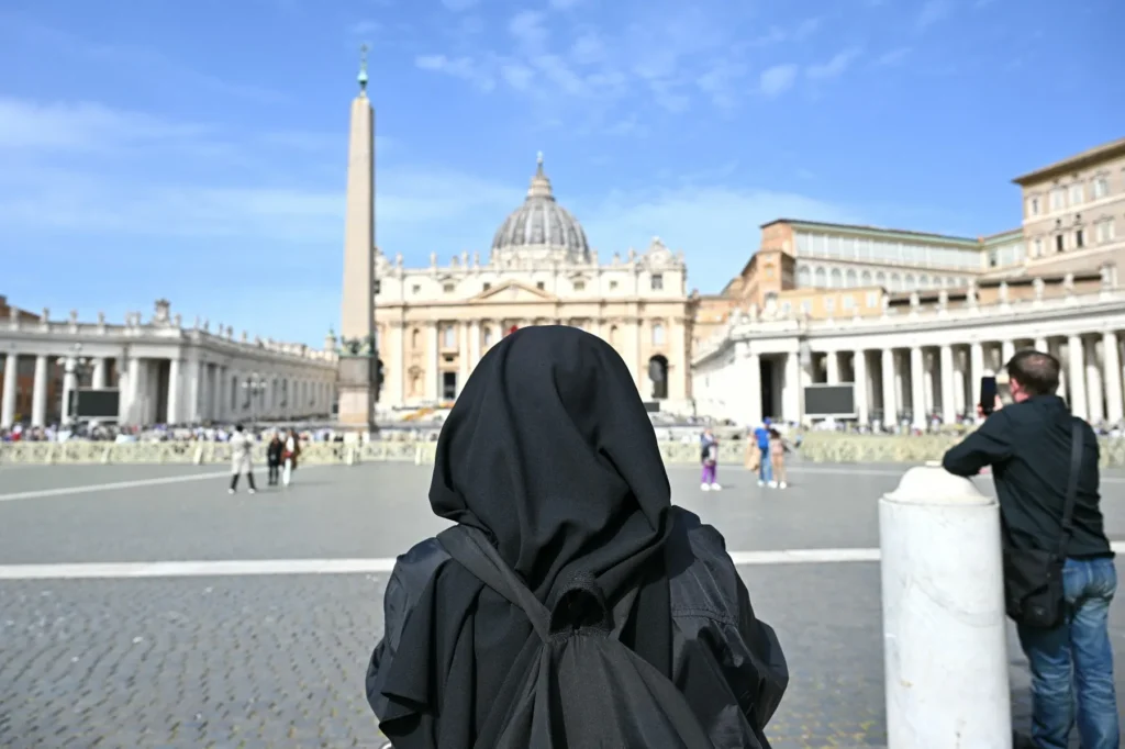 Ce urmează după moartea Papei Francisc. Când va fi înmormântat și când va fi ales noul papă