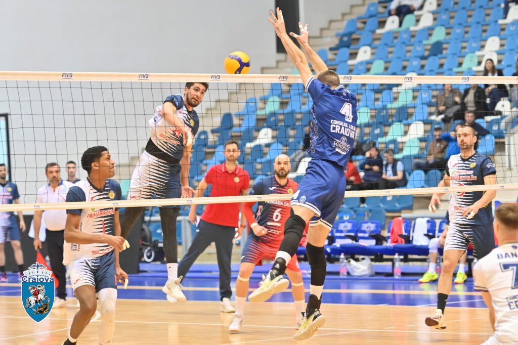 Volei (m) / SCMU Craiova merge la Zalău pentru bronzul naţional