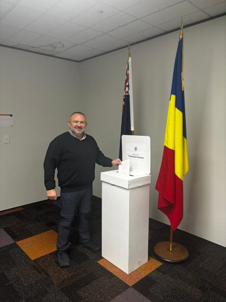 Primul român care a votat în turul 2 al alegerilor prezidențiale, la secţia deschisă în Auckland
