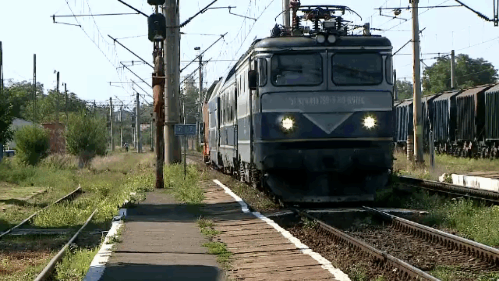 Şase răniţi după ce o locomotivă a lovit un vagon în timpul manevrelor de cuplare