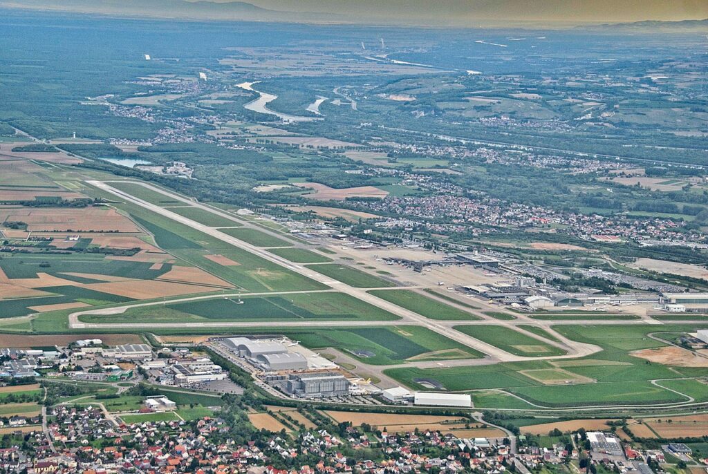  Unicul Aeroport cu Acces Direct în Trei Țări Diferite