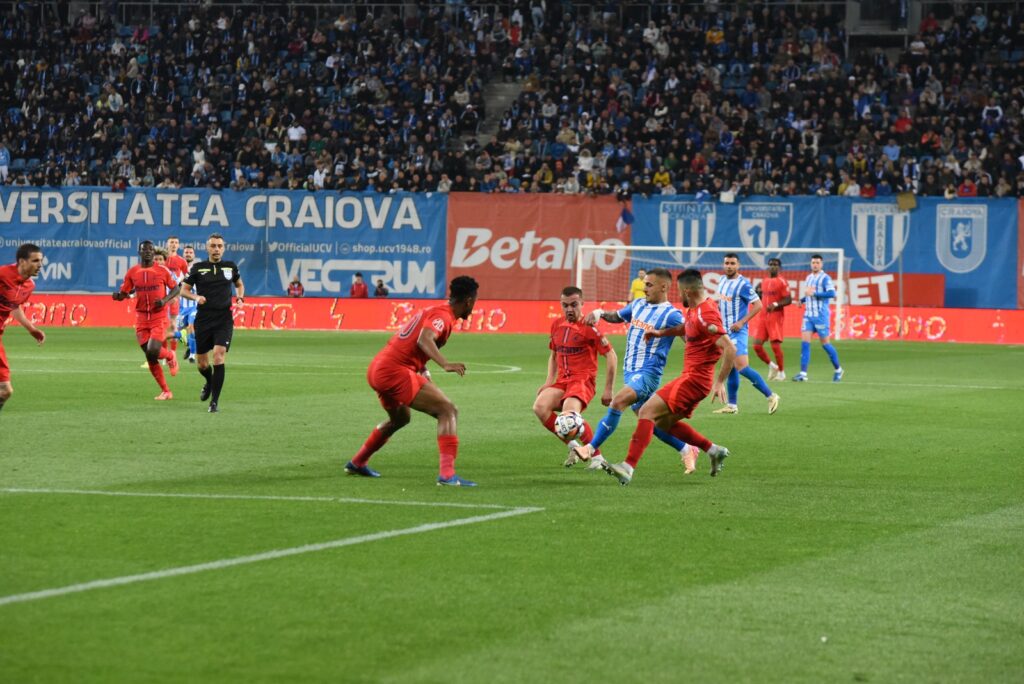 FCSB – „U“ Craiova, derby-ul care ne poate duce pe drumul european