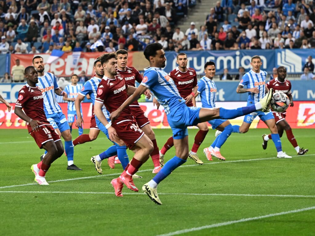 “U” Craiova – Rapid 1-2 / Unii cu ocaziile, alții cu golurile