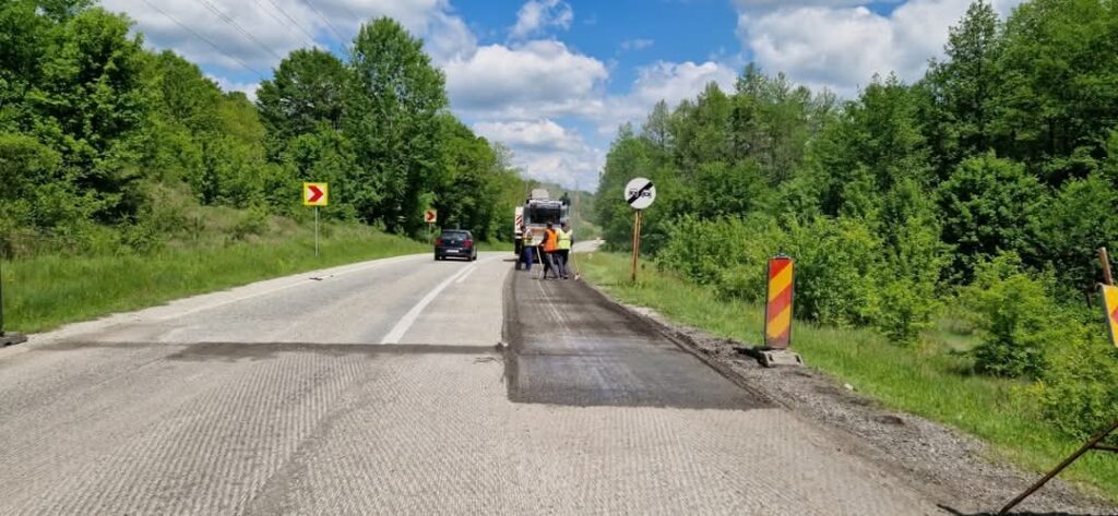 Gorj: Lucrări de asfaltare pe DN 67, la Ciuperceni