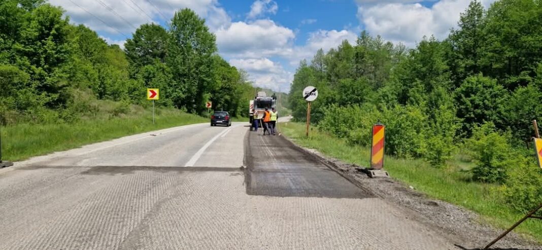 Lucrări de asfaltare pe DN 67, la Ciuperceni