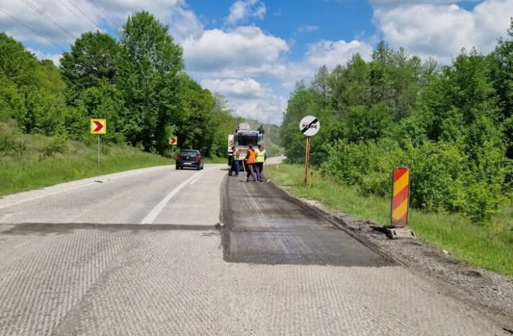 Lucrări de asfaltare pe DN 67, la Ciuperceni