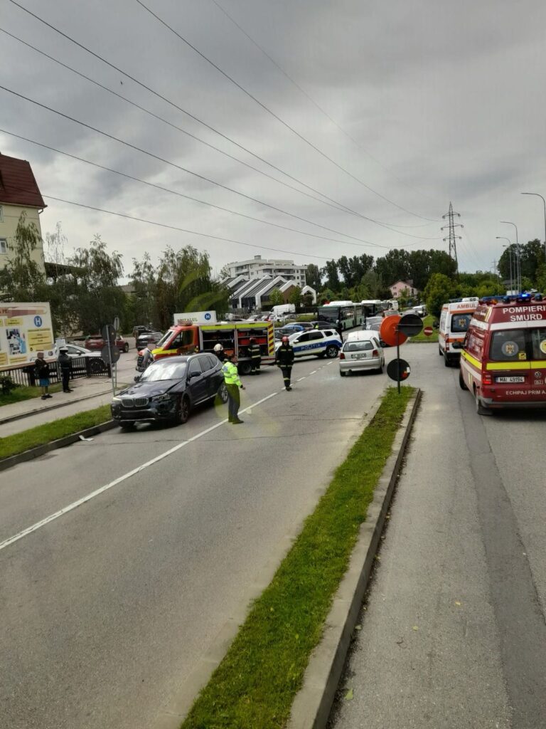Râmnicu Vâlcea: Accident rutier cu două victime pe bulevardul Dem Rădulescu