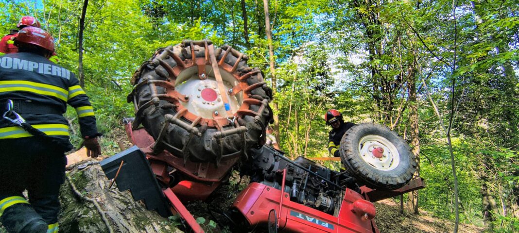 Vâlcea: Un bărbat și-a pierdut viața după ce s-a răsturnat cu tractorul, la Golești