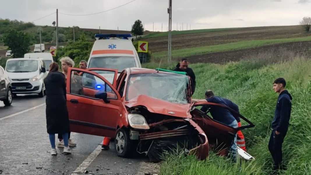 Un şofer a murit, iar altul a fost rănit după ce s-au ciocnit cu maşinile