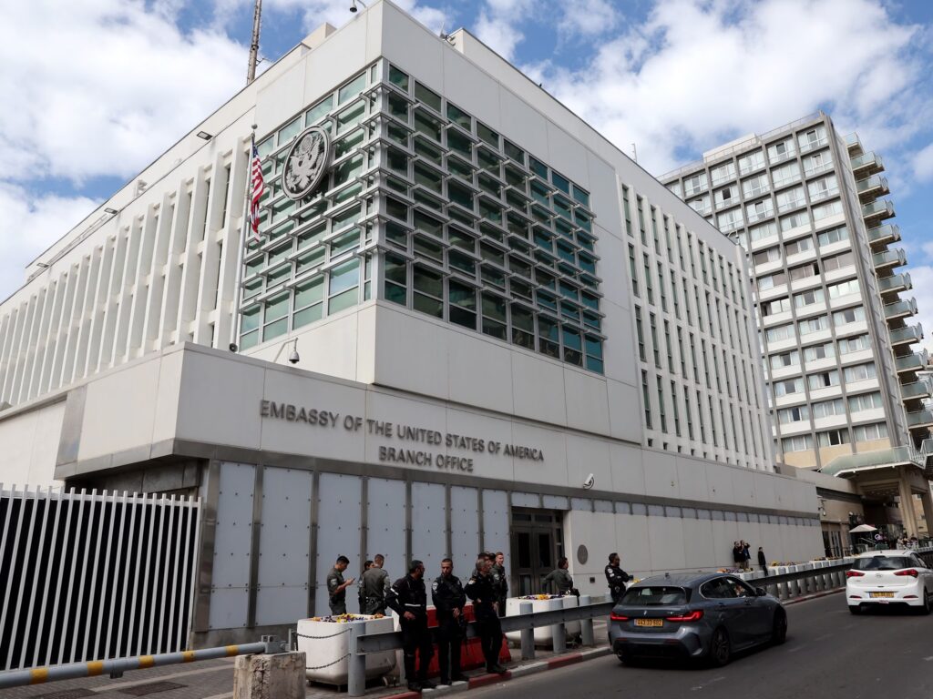 Cetăţean american, reţinut după ce ar fi intenţionat să incendieze Ambasada SUA din Tel Aviv
