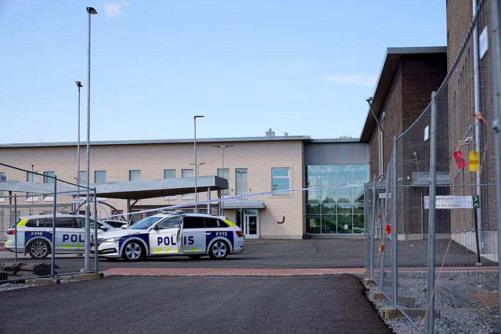 Trei elevi, răniţi într-un atac cu cuţitul la o şcoală din Finlanda