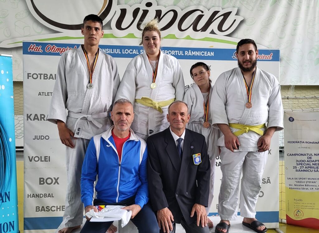 Judo / Medalii și voie bună pentru sportivii cu nevoi speciale de la CSM Craiova la CN Adaptat