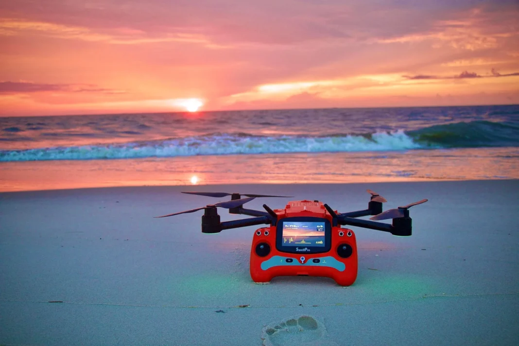 O adolescentă a fost salvată de la înec cu ajutorul unei drone