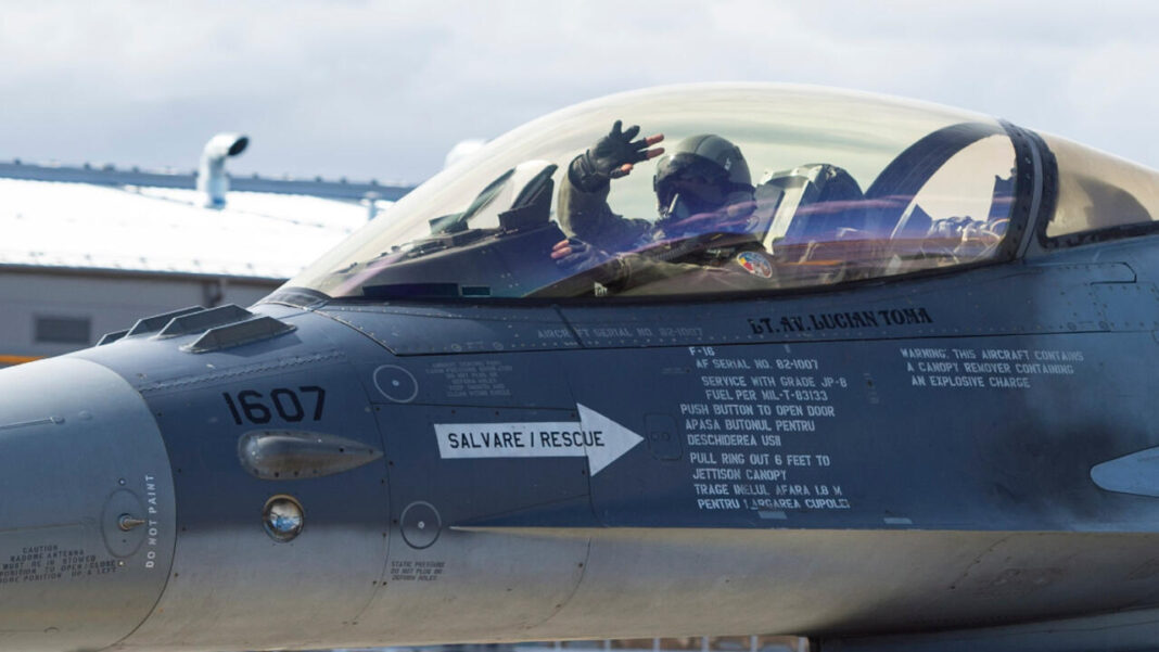 Încă două aeronave F-16 au sosit în România, din Norvegia