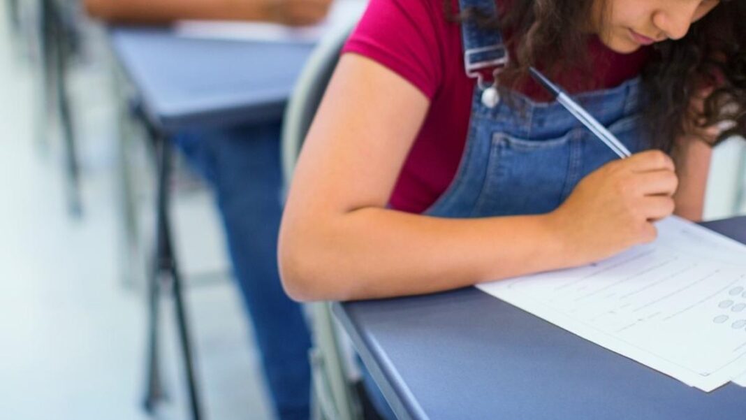 Începe Evaluarea Națională la clasa a VI-a