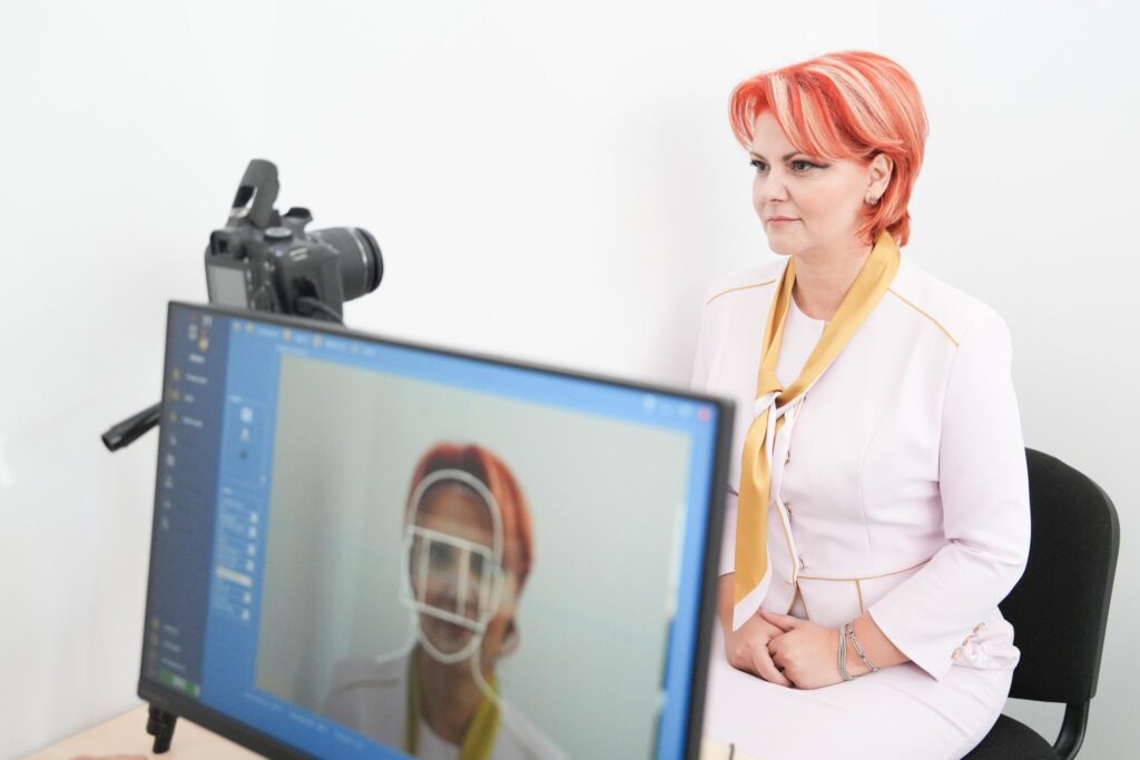 Olguţa Vasilescu îşi face buletin nou
