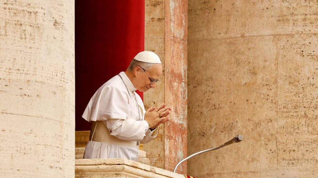 Papa Leon îndeamnă la pace în Ucraina și Gaza, în primul discurs la Vatican de la alegerea sa