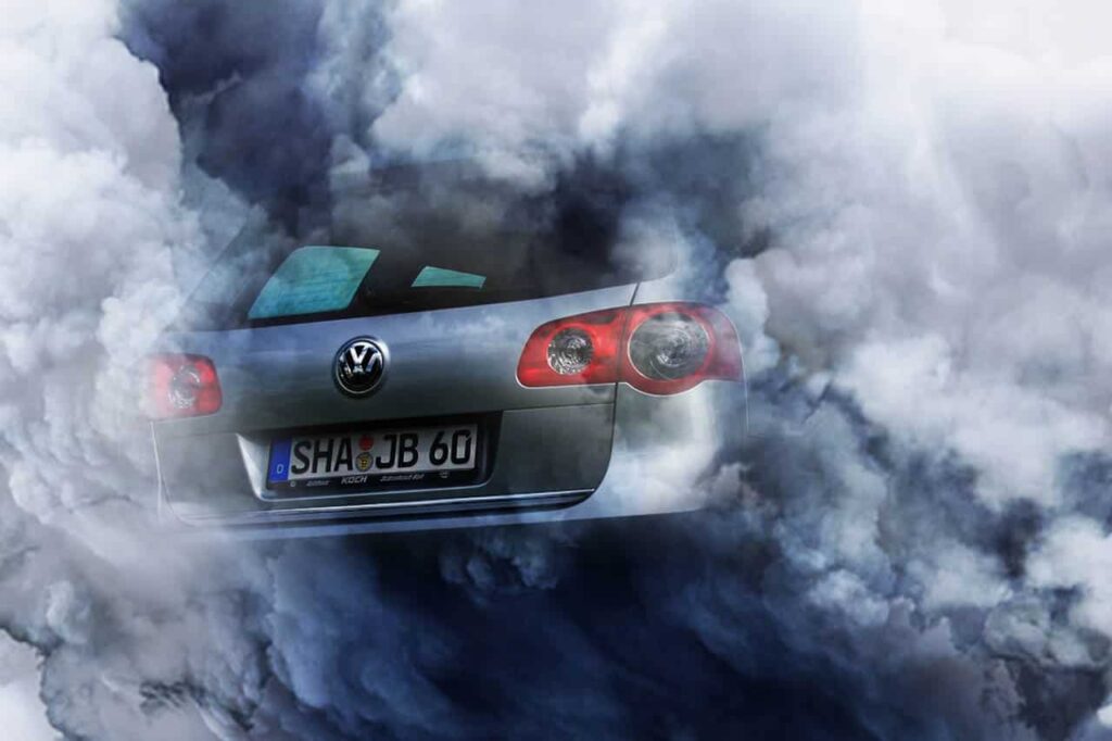 Patru foști directori ai Volkswagen, condamnați la închisoare pentru falsificarea testelor de noxe la motoarele diesel