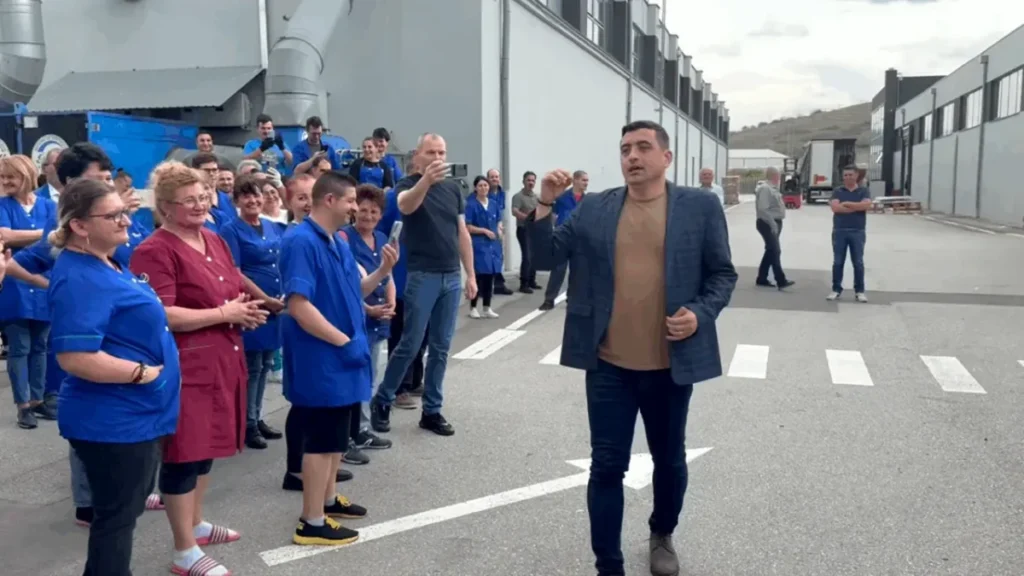 Vizita lui George Simion la fabrica din Alba Iulia ar fi fost regizată