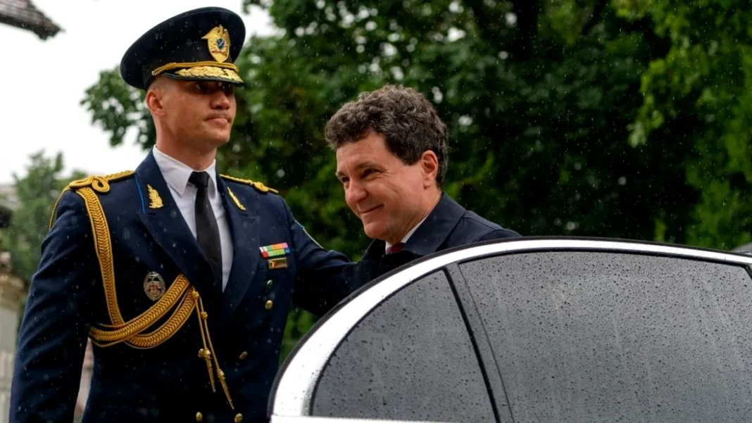 SPP-istului Ionuţ, devenit idolul multor românce, are acum şi o baladă