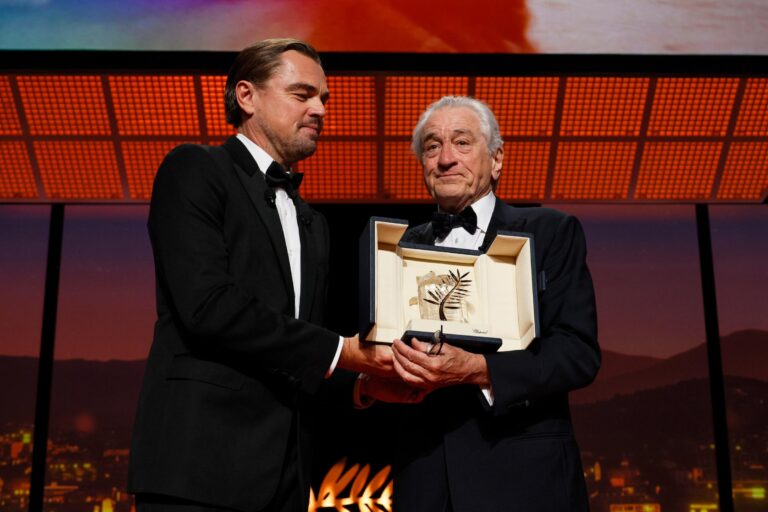 Actorul Leonardo DiCaprio i-a oferit lui De Niro, acum în vârstă de 81 de ani, premiul