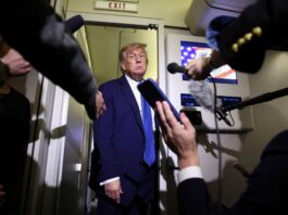 Donald Trump a reunit celula de criză și cere Iranului capitulare necondiționată