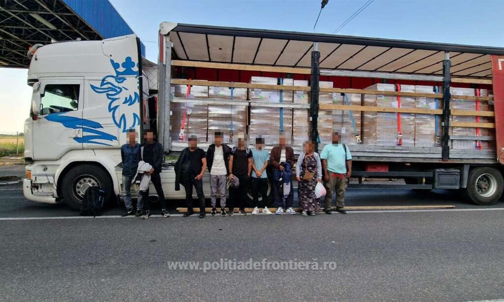 (VIDEO) Nouă străini fără drept de a călători în spațiul Schengen, depistați la frontieră