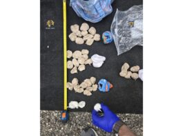 Trei persoane, reținute pentru trafic de droguri de mare risc