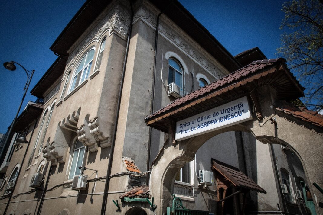 Ion Iliescu, în vârstă de 95 de ani, rămâne internat la secția de terapie intensivă