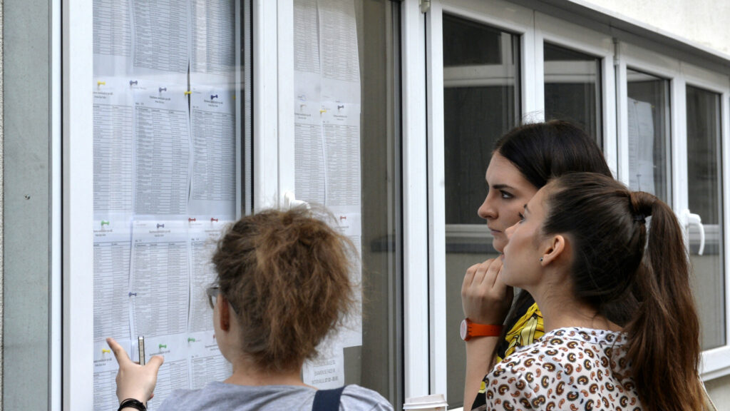 Încă o medie de 10 la Bac în Dolj după contestaţii. Doljul are 3 medii maxime din 33 la nivel naţional