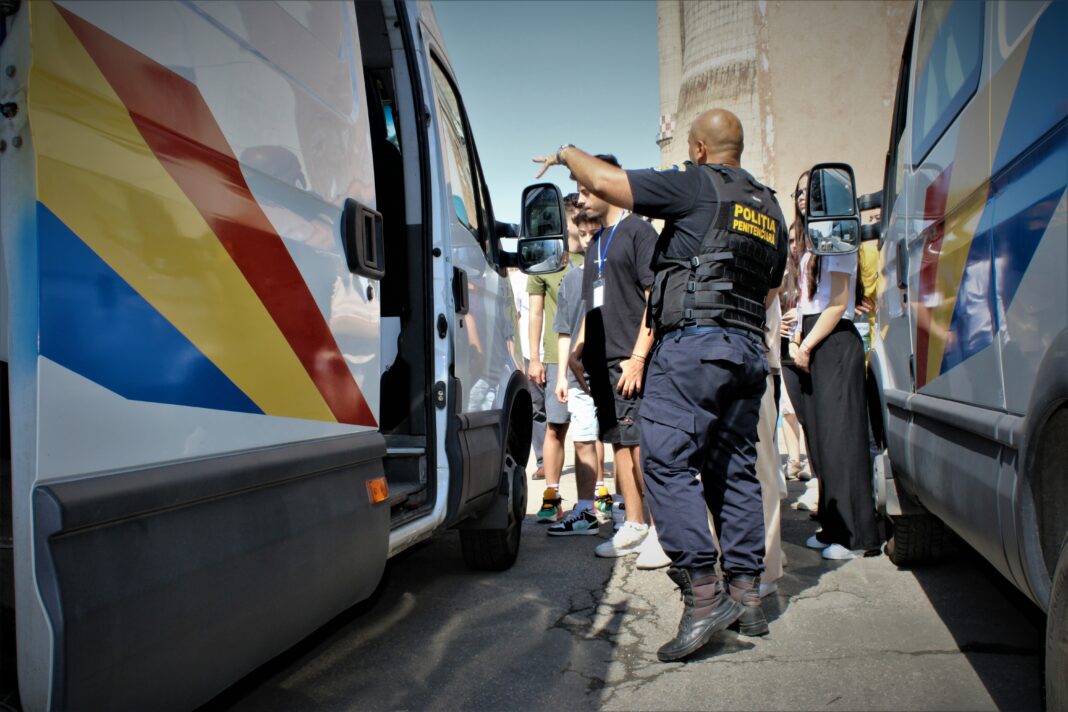 ”Ziua Porților Deschise” la Centrul de Detenție Craiova