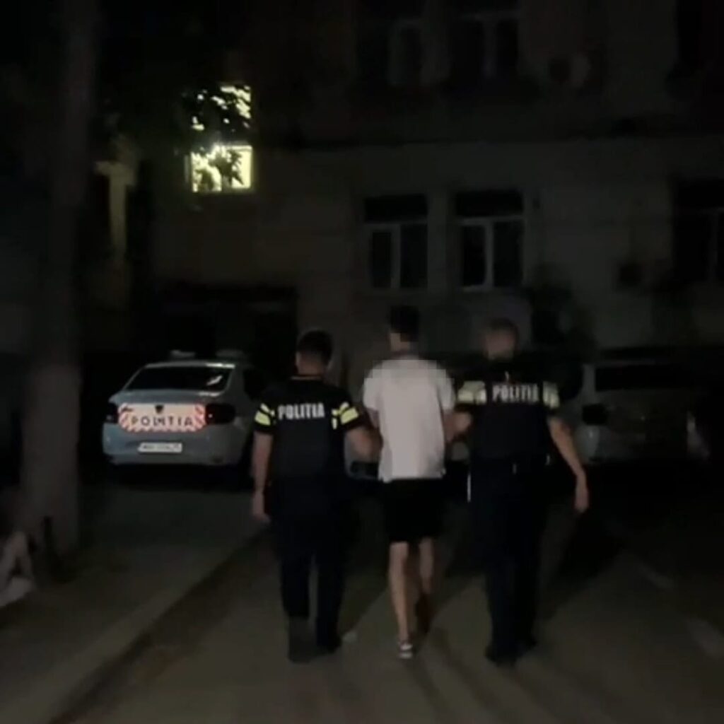 Adolescent Arogant, Reținut de Poliție După ce Amenință și Înjunghie un Tânăr