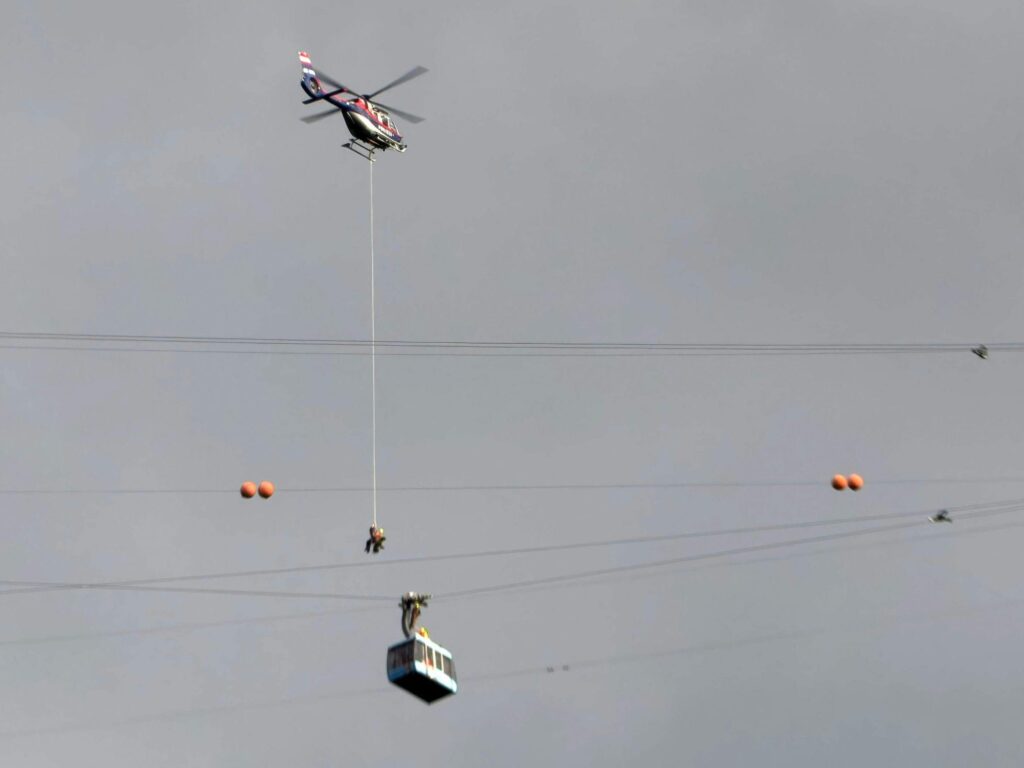 Austria: 19 persoane au trăit o aventură dramatică între furtună și salvare