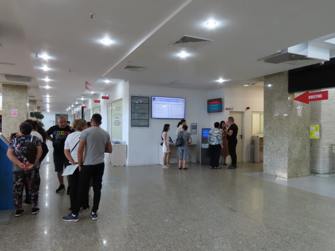 La Râmnicu Vâlcea a început eliberarea cărților electronice de identitate