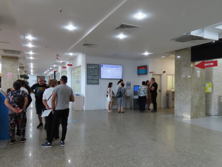 La Râmnicu Vâlcea a început eliberarea cărților electronice de identitate
