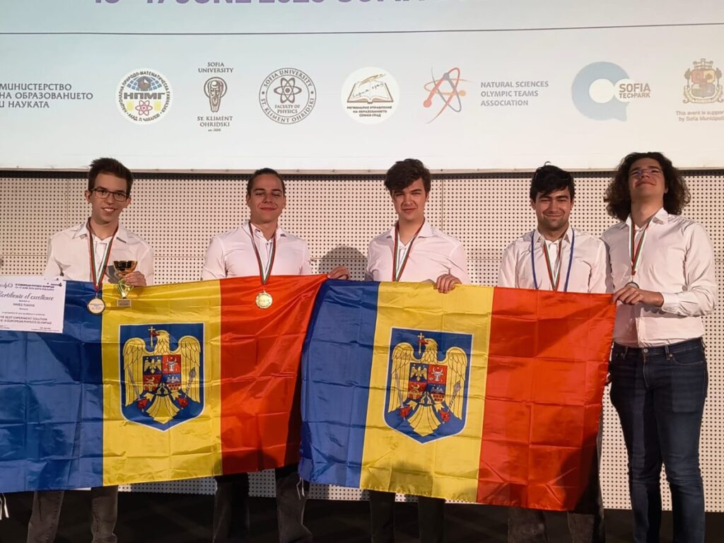 Elevi români, medialiați la Olimpiada Europeană de Fizică 2025