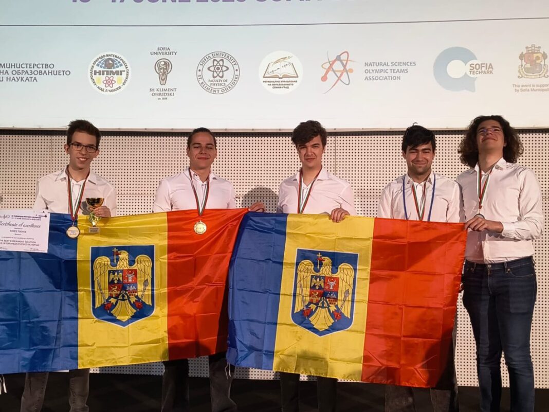 Două medalii de aur și trei de argint pentru elevii români, la Olimpiada Europeană de Fizică 2025