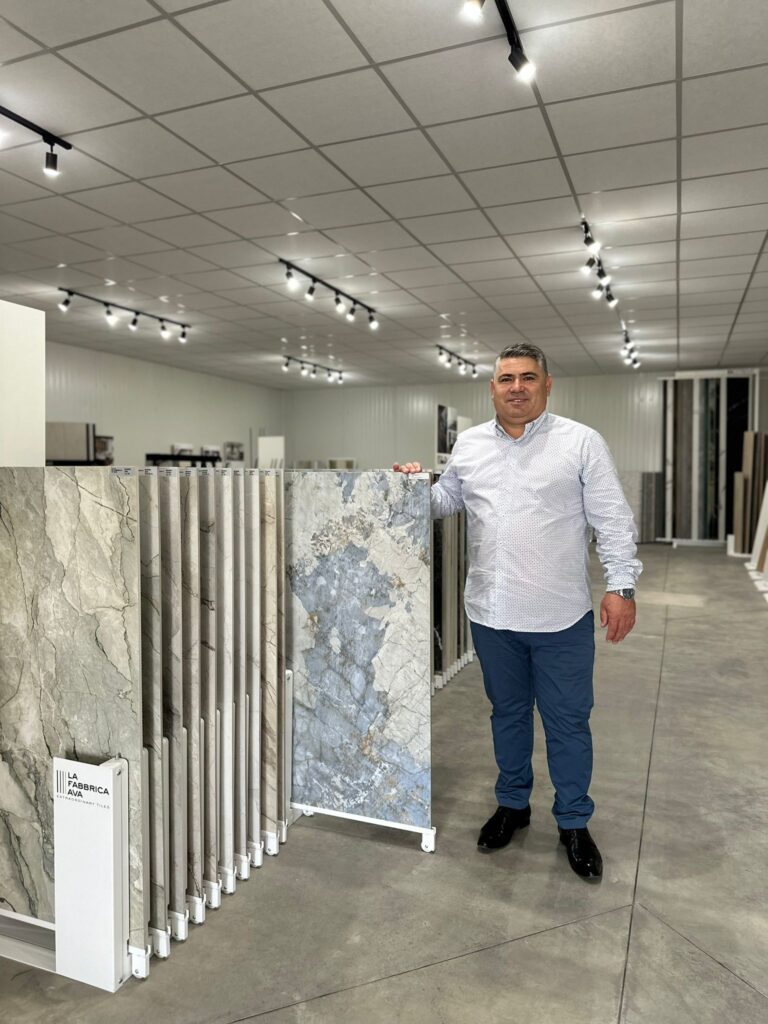 După 25 de ani în Italia, s-a întors în Craiova și a deschis o firmă, Premium Choice. Acum învață oamenii să aleagă calitatea