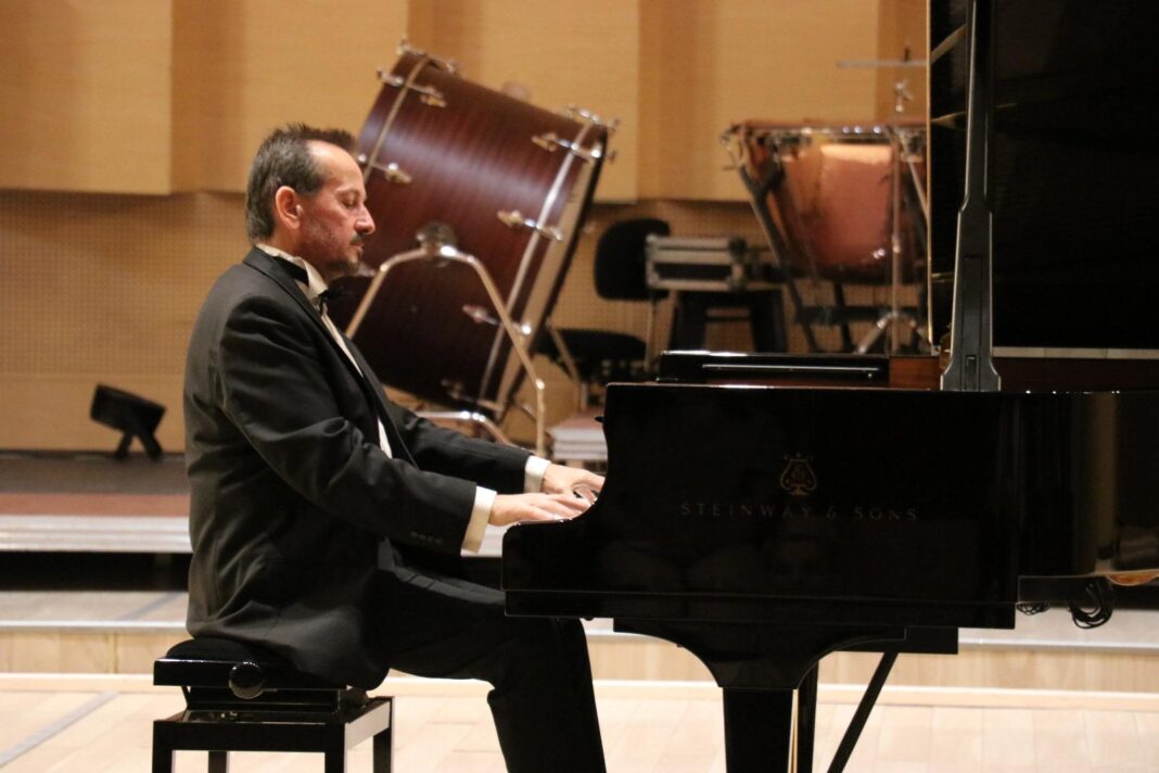 Pianistul Horia Mihail